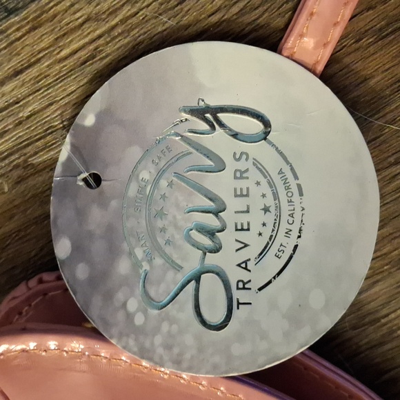 NEW SAVVY TRAVELERS KISS KLUTCH. - Picture 3 of 9